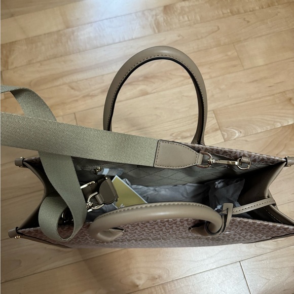 Michael Kors Mirella Medium Ombr Logo Tote Bag - Picture 6 of 6